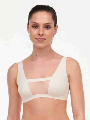 White Women Chantelle One Bralettes | PWE2773AL