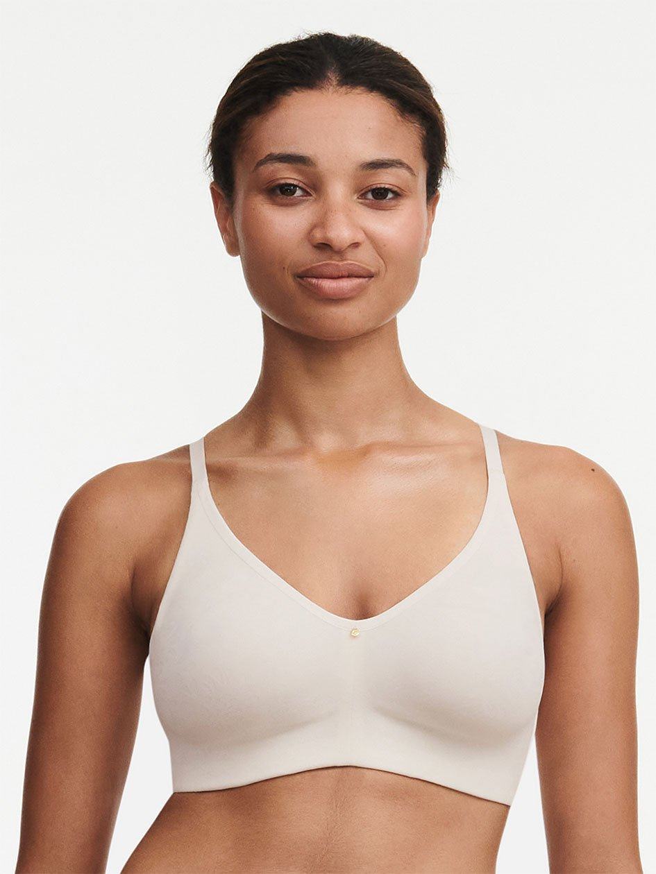 White Women Chantelle Comfort Chic Back Smoothing Full Support Wireless Bras | GLZ6688SQ